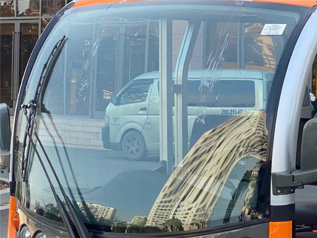 Kính Chắn Gió Xe Bus Điện Lvtong 14 Chỗ: Đặc Điểm & Báo Giá Chính Hãng